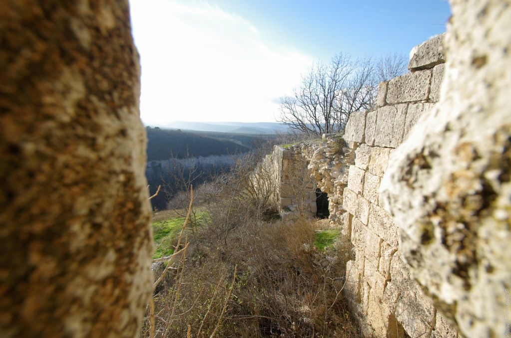 Сюйреньская крепость, вид из башни.jpg